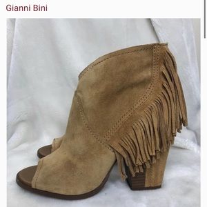 IN SEARCH OF:  Gianni Bini Suede Fringed booties in size women’s 11.